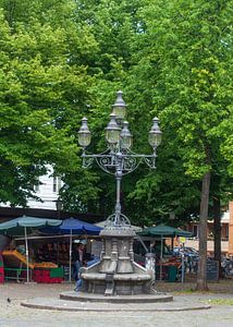 Alte Straßenlaterne mit Marktständen, Großneumarkt, Neustadt, Hamburg, Deutschland, Europa