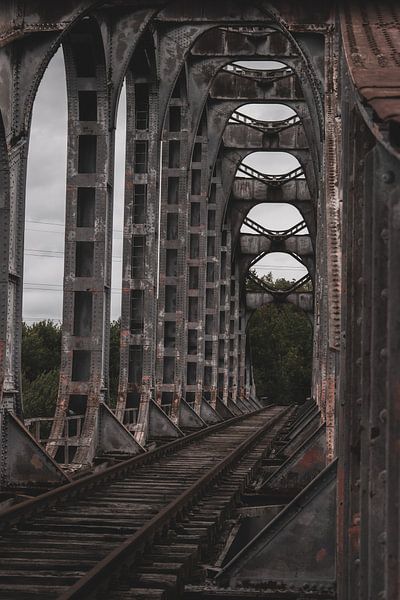 Verlassene Eisenbahn/Brücke von Servaas Hiel