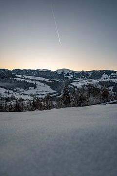 Vorstige ochtend in Oberstaufen met uitzicht op de Hochgrat van Leo Schindzielorz