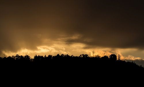 Boven de daken van Jena tijdens zonsondergang