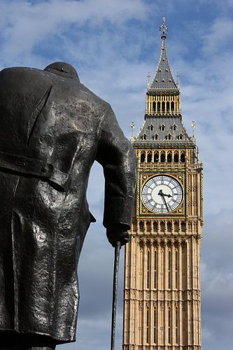 Londen ... Big Ben en standbeeld van Churchill