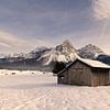Paysage enneigé avec un refuge de montagne près de Lermoos – la tranquillité hivernale dans les Alpes autrichiennes sur KB Design & Photography (Karen Brouwer)