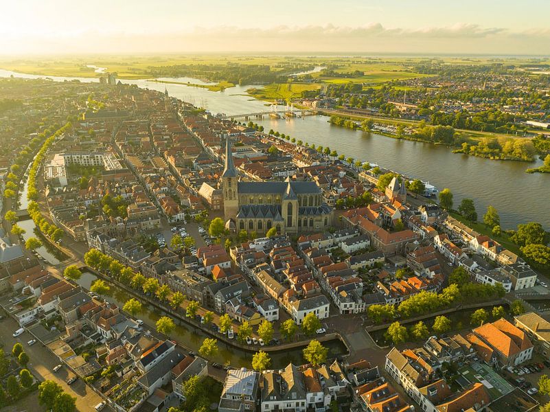 Luchtfoto van de zonsondergang in de lente in Kampen van Sjoerd van der Wal Fotografie