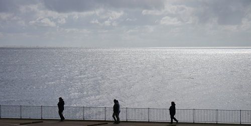 Hikers on the afsluitdijk