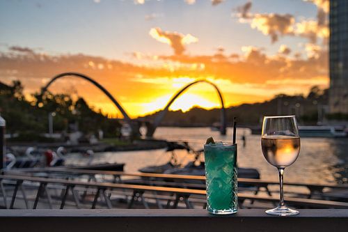 Drankjes bij zonsondergang