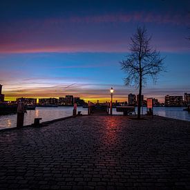 Coucher de soleil sur la Merwede à Dordrecht sur Hans Oskam