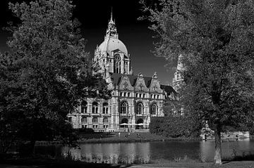 Nouvel hôtel de ville et étang de Maschteich (Hanovre) - Noir et blanc