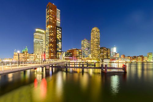 Rotterdam Kop van Zuid in de avond