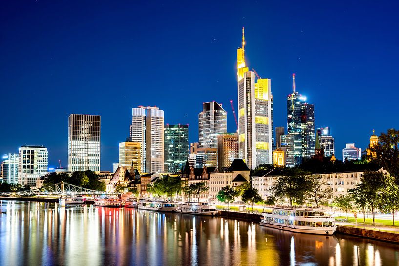Skyline of Frankfurt at night by Günter Albers