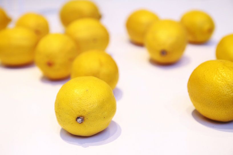 gele citroenen van Martina Weidner