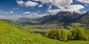 Bergpanorama von Südwesten auf Oberstdorf im Allgäu von Walter G. Allgöwer