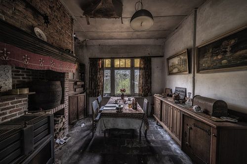 Huiskamer van een verlaten huis in België