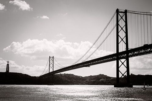 25 april brug - Lissabon van Karin Verhoog