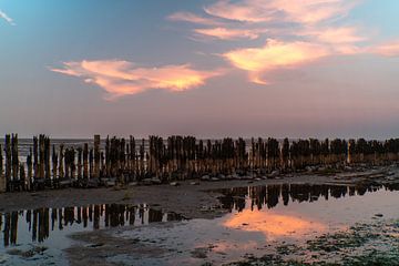 Sonnenuntergang im Wattenmeer bei Moddergat von Jeroen van Deel