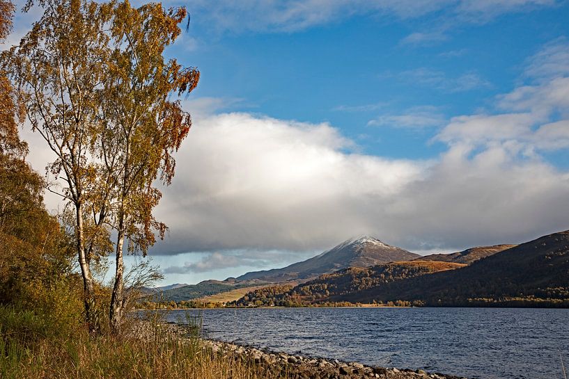 Loch Rannoch met de berg Schiehallion, Perth en Kinross, Schotland van Arch White