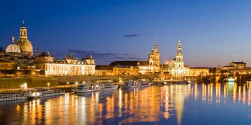 Brühlsche Terrasse mit der Frauenkirche in Dresden