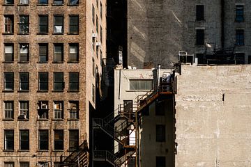 Urban fire escape in New York by Wianda Bongen