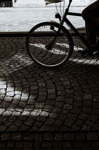 Stadt Maastricht Wyck | Niederländischer Radfahrer im Stadtzentrum | Kinderköpkes
