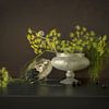 Nature morte avec des fleurs. Aneth dans un vase. sur Alie Ekkelenkamp