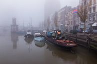 Rotterdam in de mist van Ilya Korzelius thumbnail