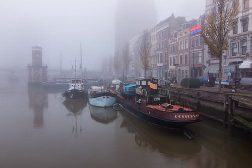 Rotterdam in de mist