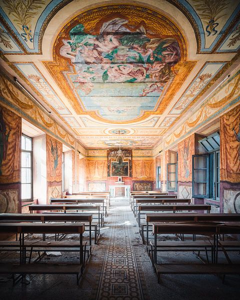 Chapel in Abandoned Italian Monastery. by Roman Robroek - Photos of Abandoned Buildings