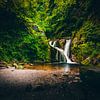 De Allerheiligen Watervallen midden in het groene bos, lange belichting van de waterval van Fotos by Jan Wehnert