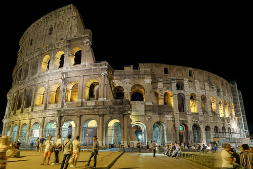 Het Colosseum in de avond, Rome