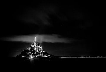 Mont Saint Michel  by Leanne lovink