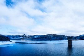 Frostiger Stausee von Bernd Tollkühn