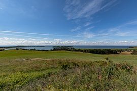 Groß Zicker, uitzicht op Klein Zicker, het meer Zicker en de Oostzee, Ruegen van GH Foto & Artdesign