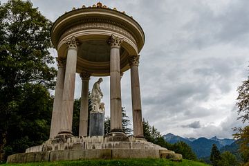 Venus tempel in het park van het Linderhof paleis in Beieren, Duitsland, Europa van WorldWidePhotoWeb