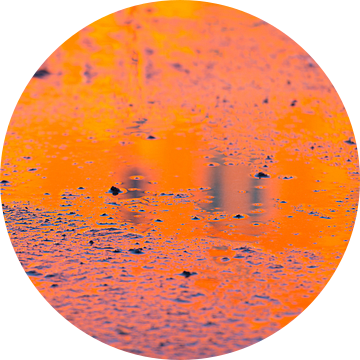 Oranje reflectie van Sander van der Werf