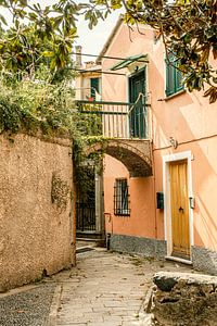 Mediterraans straatje van Lima Fotografie