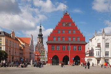 Marktplein van Greifswald met stadhuis en kathedraal van Torsten Krüger