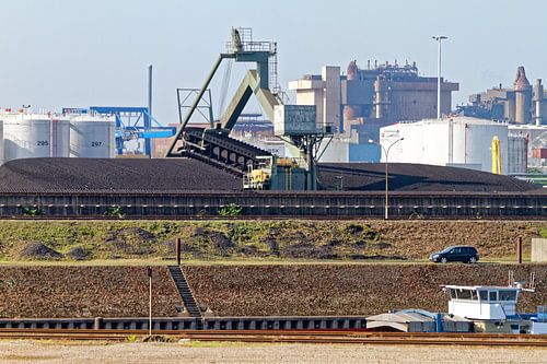 Koleneiland in de haven van Duisburg (7-25243)