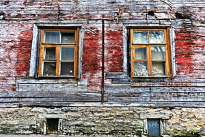 Geisterhaftes, verlassenes Wohnhaus in Tallinn - Estland