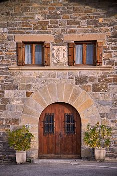 Morning light in the village of Esquiroz
