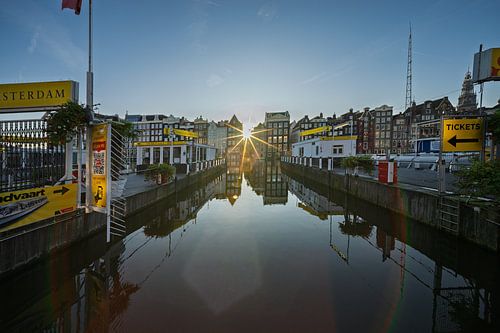 Damrak Amsterdam van Peter Bartelings