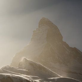 De Matterhorn in sterke wind en mystiek licht van Pascal Sigrist - Landscape Photography