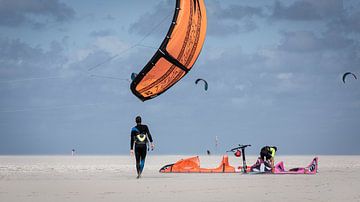 Kite surfing en été sur Anne van Doorn