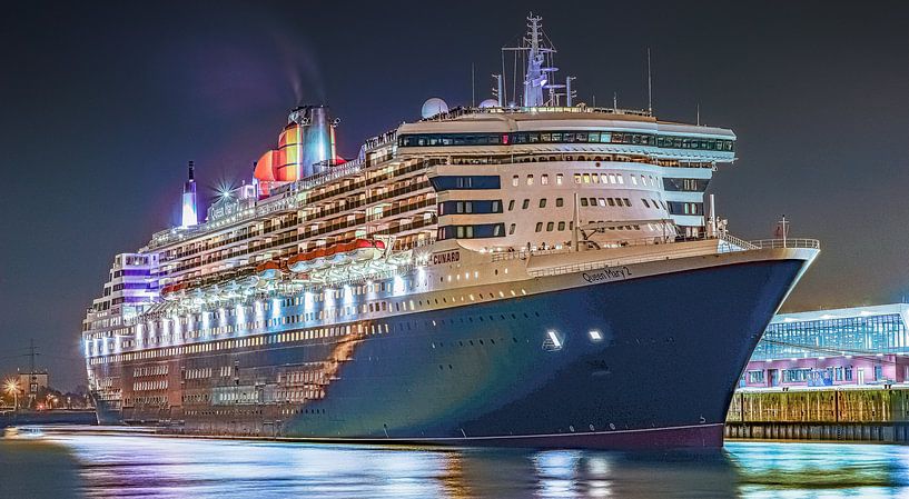 HAMBURG Queen Mary 2 Cunard Line von Joachim Fischer