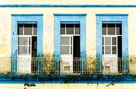 Gebäude Fassade mit Balkon und Türen in Agra dos Reis in Brasilien von Dieter Walther Miniaturansicht