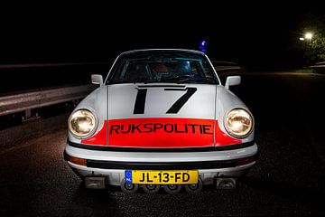 Rijkspolitie Porsche 911 SC Targa. (1983) van Vincent Snoek