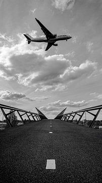 Airplane over a bridge, panorama black and white by Yanuschka Fotografie | Noordwijk