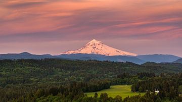 Jonsrud viewpoint towards Mount Hood, Oregon