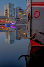 Ship met anker in de Piushaven 