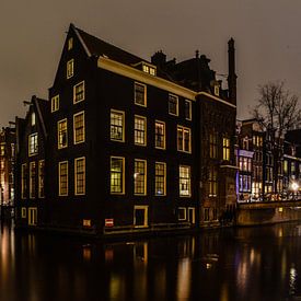 Huis in het water Amsterdam van Claudia Kool Kool
