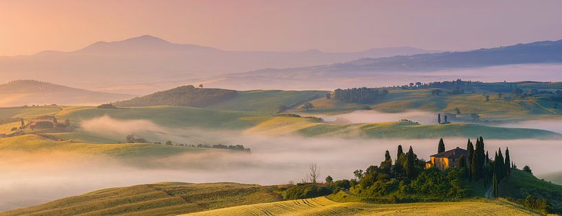 Panorama sunrise at Podere Belvedere, Tuscany, Italy by Henk Meijer Photography