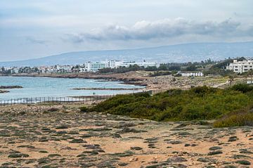 Vue sur la mer et les tombes du roi sur Werner Lerooy